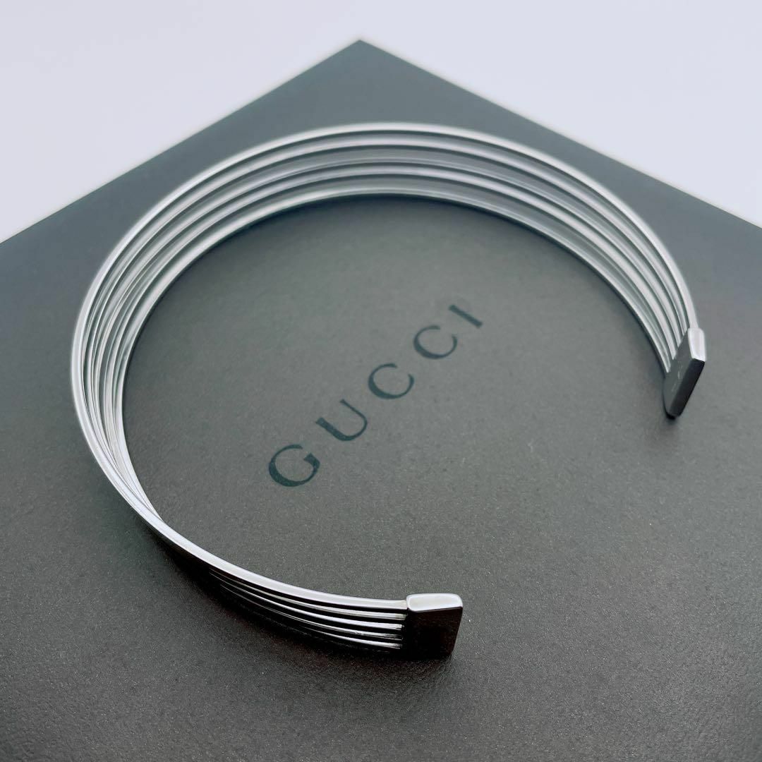 Gucci(グッチ)の【美品】GUCCI グッチ　バングル　5ライン　ワイヤー　シルバー925 メンズのアクセサリー(バングル/リストバンド)の商品写真