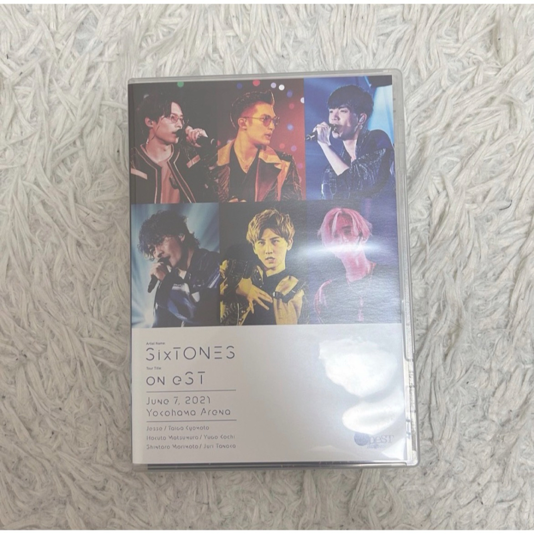 SixTONES(ストーンズ)のSixTONES OneST 通常盤 Blu-ray エンタメ/ホビーのDVD/ブルーレイ(アイドル)の商品写真