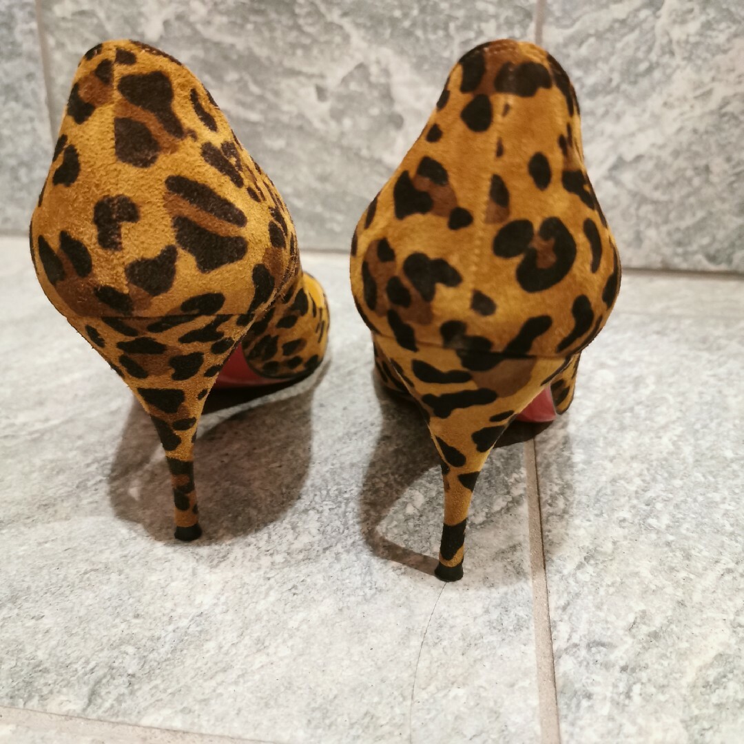 Christian Louboutin(クリスチャンルブタン)のクリスチャンルブタン レオパード　ヒョウ柄　豹柄　パンプス　美品　レッドソール レディースの靴/シューズ(ハイヒール/パンプス)の商品写真