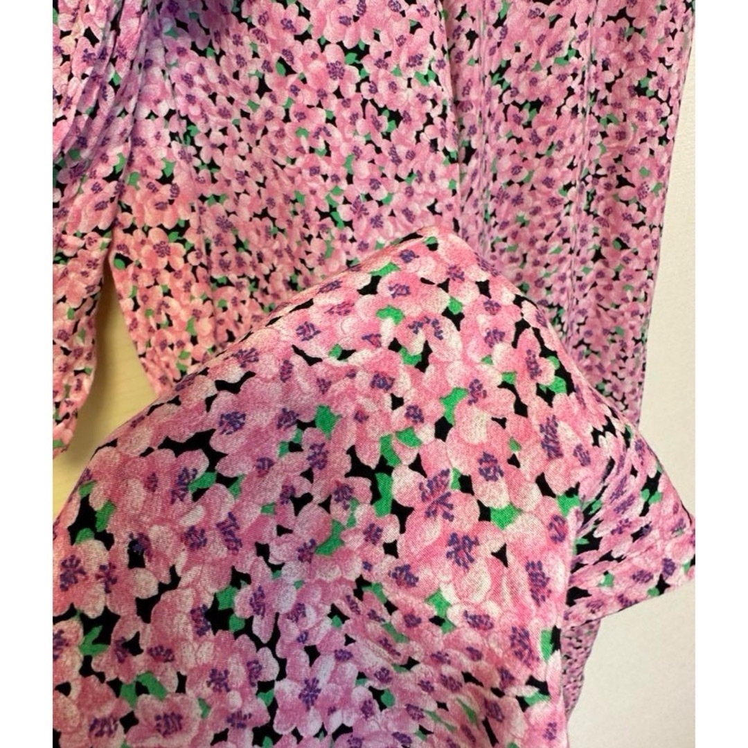 ZARA(ザラ)のZARA ザラ セットアップ 花柄 ピンク フローラルプリント ショート丈 レディースのレディース その他(セット/コーデ)の商品写真