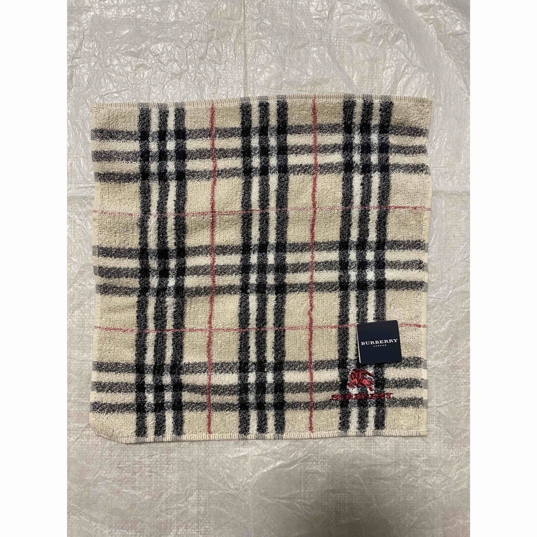 BURBERRY(バーバリー)の未使用 バーバリー ペンケース ハンカチセット 箱キズ 汚れありburberry レディースのファッション小物(ハンカチ)の商品写真