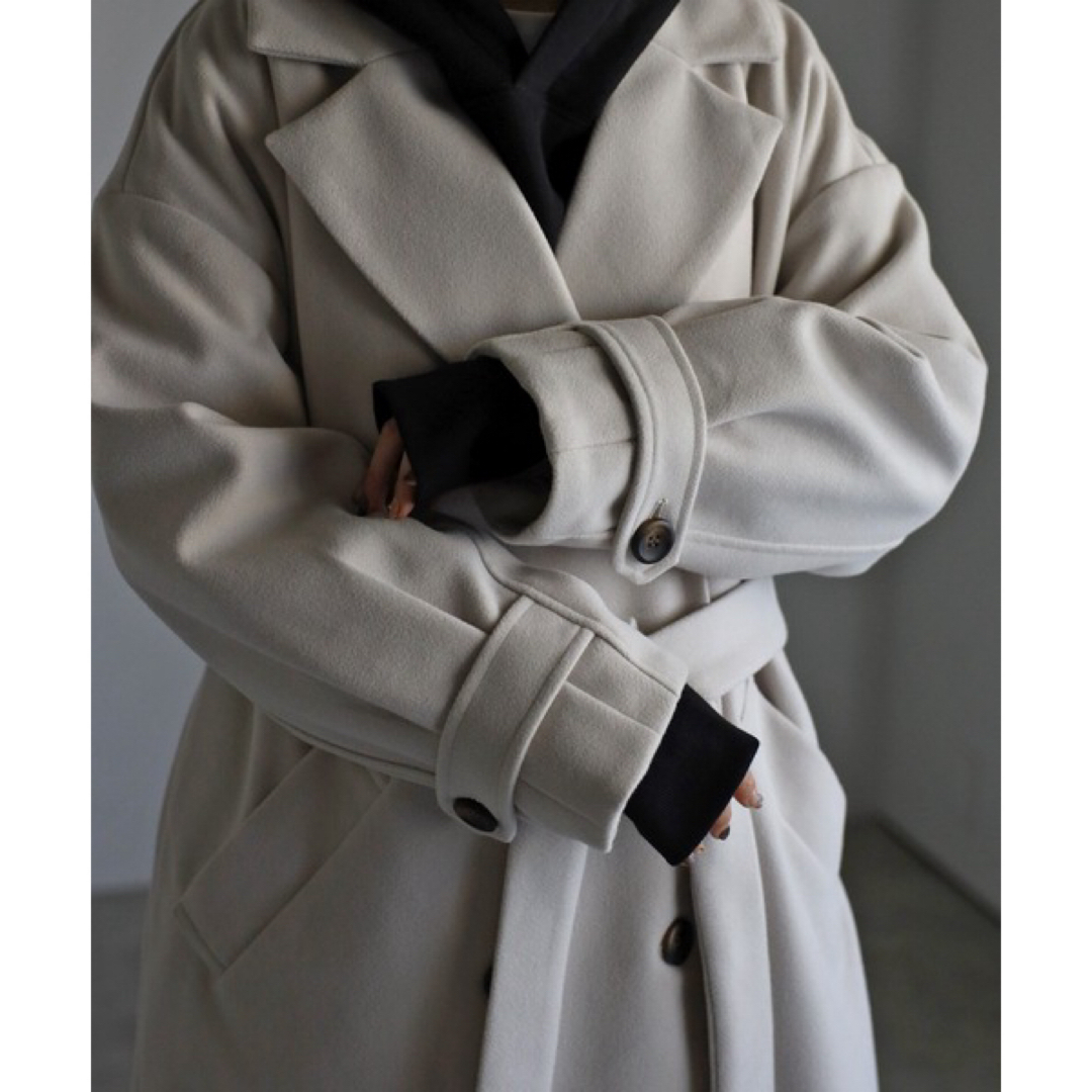BONJOUR SAGAN(ボンジュールサガン)の新品タグ付き　Bonjour Sagan アンブレラヨークダブルコート レディースのジャケット/アウター(ロングコート)の商品写真