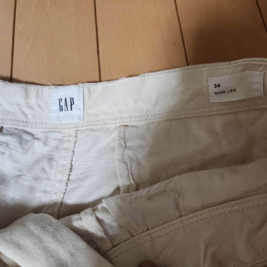 GAP(ギャップ)のGAP 生成風綿100%ハーフパンツ アイボリー寄りの白 メンズのパンツ(ショートパンツ)の商品写真