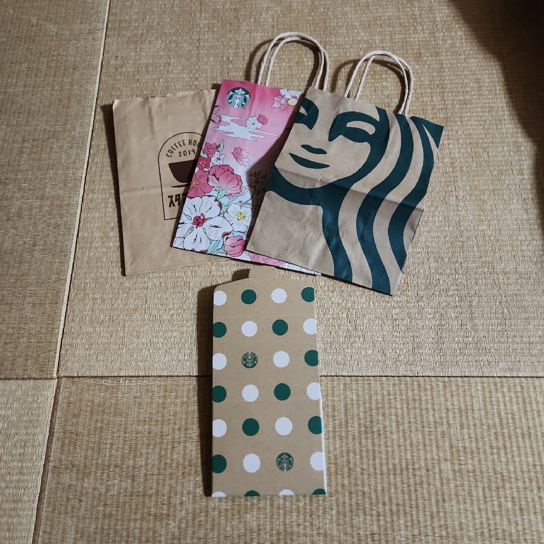 Starbucks Coffee(スターバックスコーヒー)のStarbucks ショップ袋&箱⑧ レディースのバッグ(ショップ袋)の商品写真