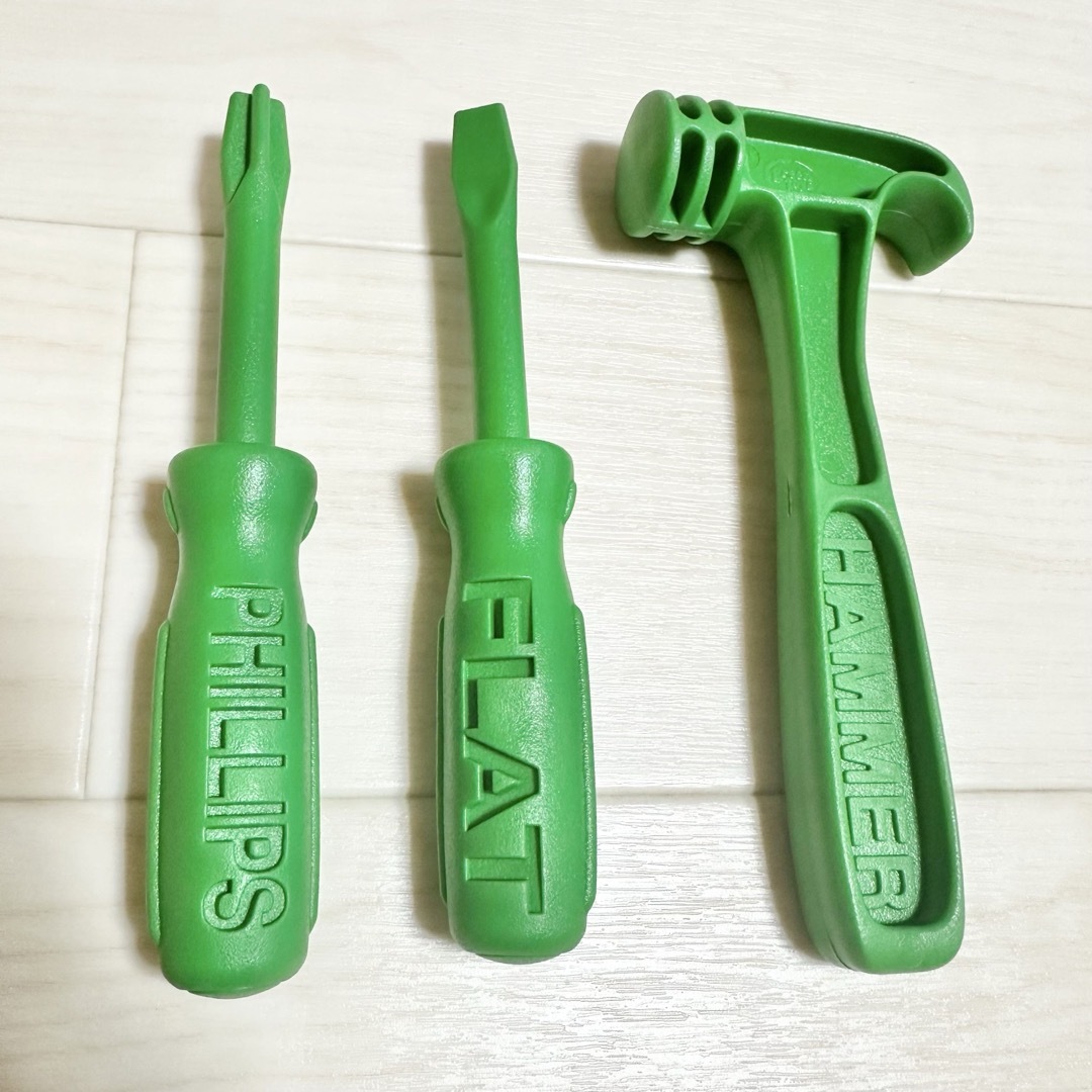 green toys(グリーントイズ)のgreen toys ツールセット ブルー グリーン イエロー　 おもちゃ 工具 キッズ/ベビー/マタニティのおもちゃ(知育玩具)の商品写真