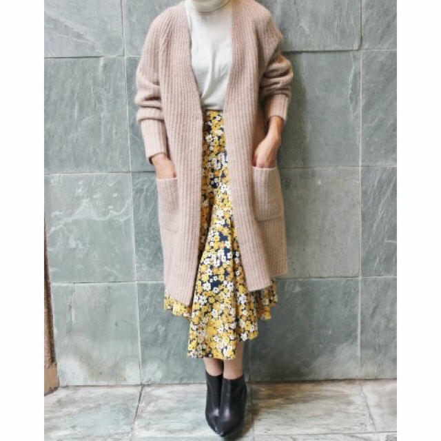 IENA(イエナ)のIENA イエロープリントフラワースカート レディースのスカート(ひざ丈スカート)の商品写真