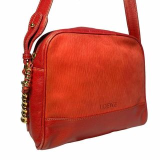 ロエベ(LOEWE)の希少美品✨　ロエベ　ショルダーバッグ　ツイスト　ベラスケス　レザー　金具　レッド(ショルダーバッグ)