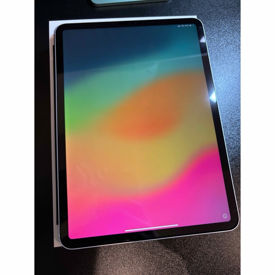 Apple(アップル)のiPad Pro 11インチ 第3世代 256GB シルバー セルラーモデル スマホ/家電/カメラのPC/タブレット(タブレット)の商品写真