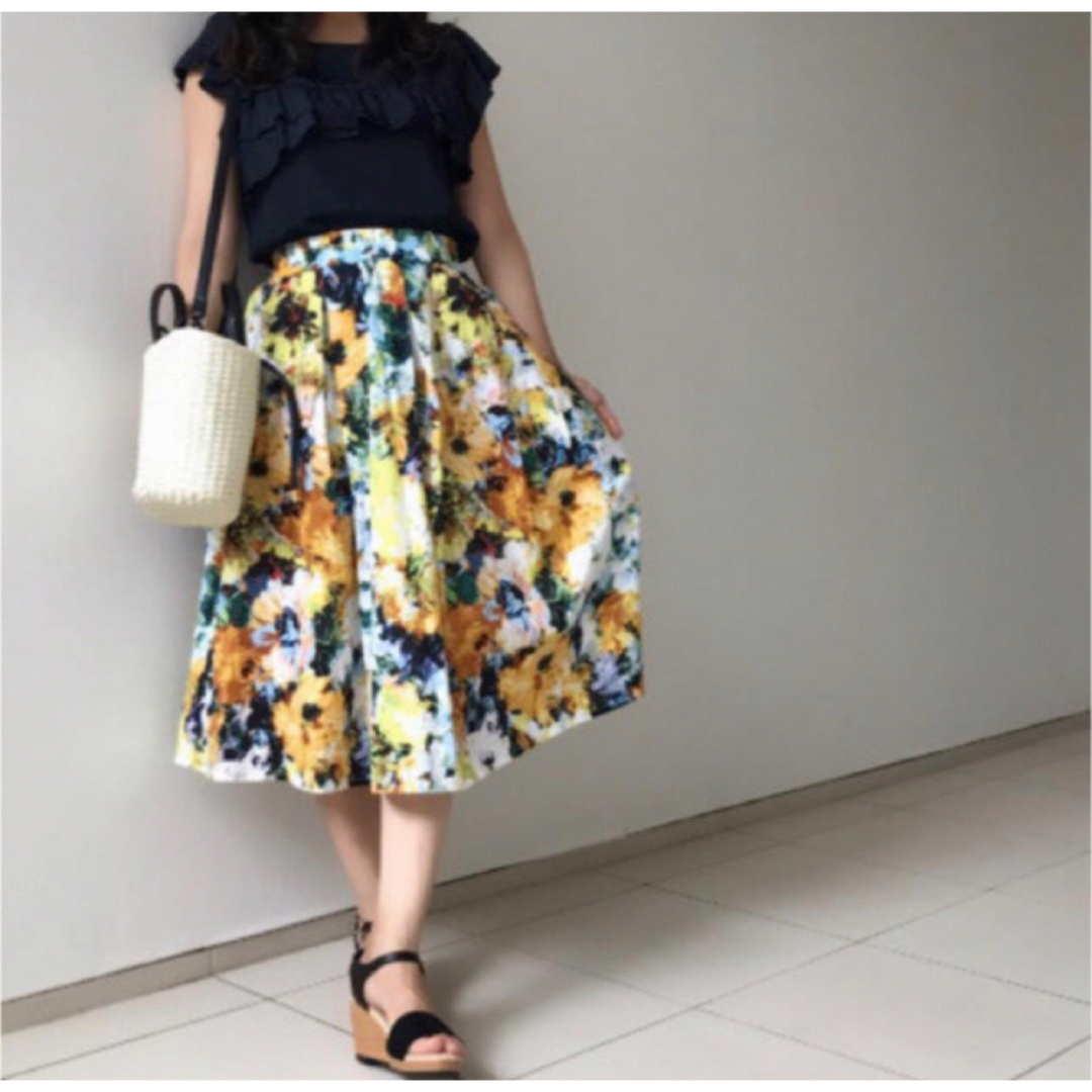 ボタニカル　花柄　フレアスカート　ロングスカート レディースのスカート(ロングスカート)の商品写真