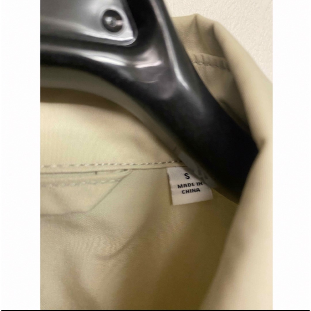 UNIQLO(ユニクロ)のUNIQLO U  コットンロングコート　白　Sサイズ レディースのジャケット/アウター(スプリングコート)の商品写真