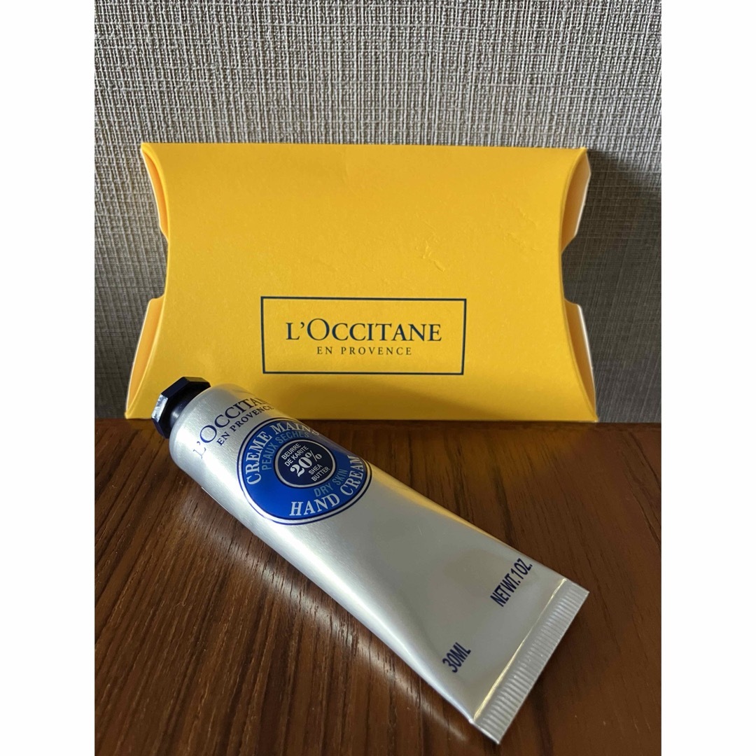 L'OCCITANE(ロクシタン)の未使用品　ロクシタン　シアハンドクリーム　30ml コスメ/美容のボディケア(ハンドクリーム)の商品写真