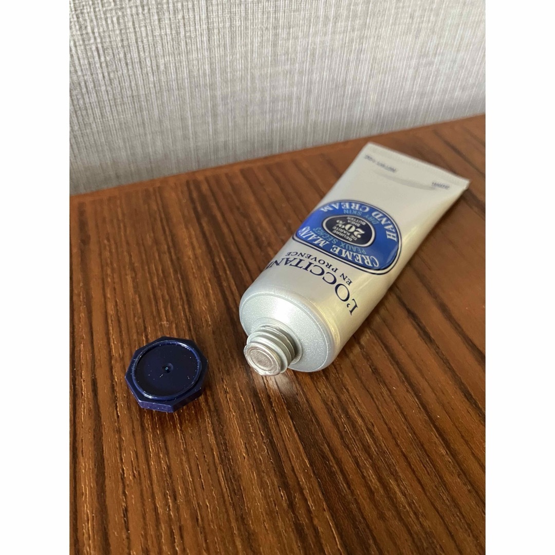 L'OCCITANE(ロクシタン)の未使用品　ロクシタン　シアハンドクリーム　30ml コスメ/美容のボディケア(ハンドクリーム)の商品写真