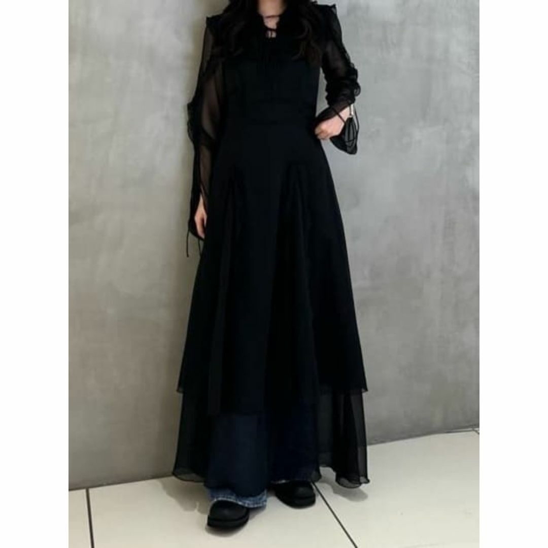 moussy(マウジー)の今季新作即完売♥CHIFFON MELLOW MAXI DRESS レディースのワンピース(ロングワンピース/マキシワンピース)の商品写真