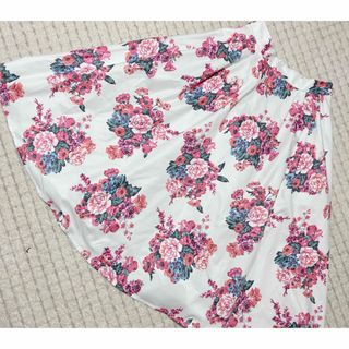 31 Sons de mode - レストローズ風　春の花柄スカート  新品