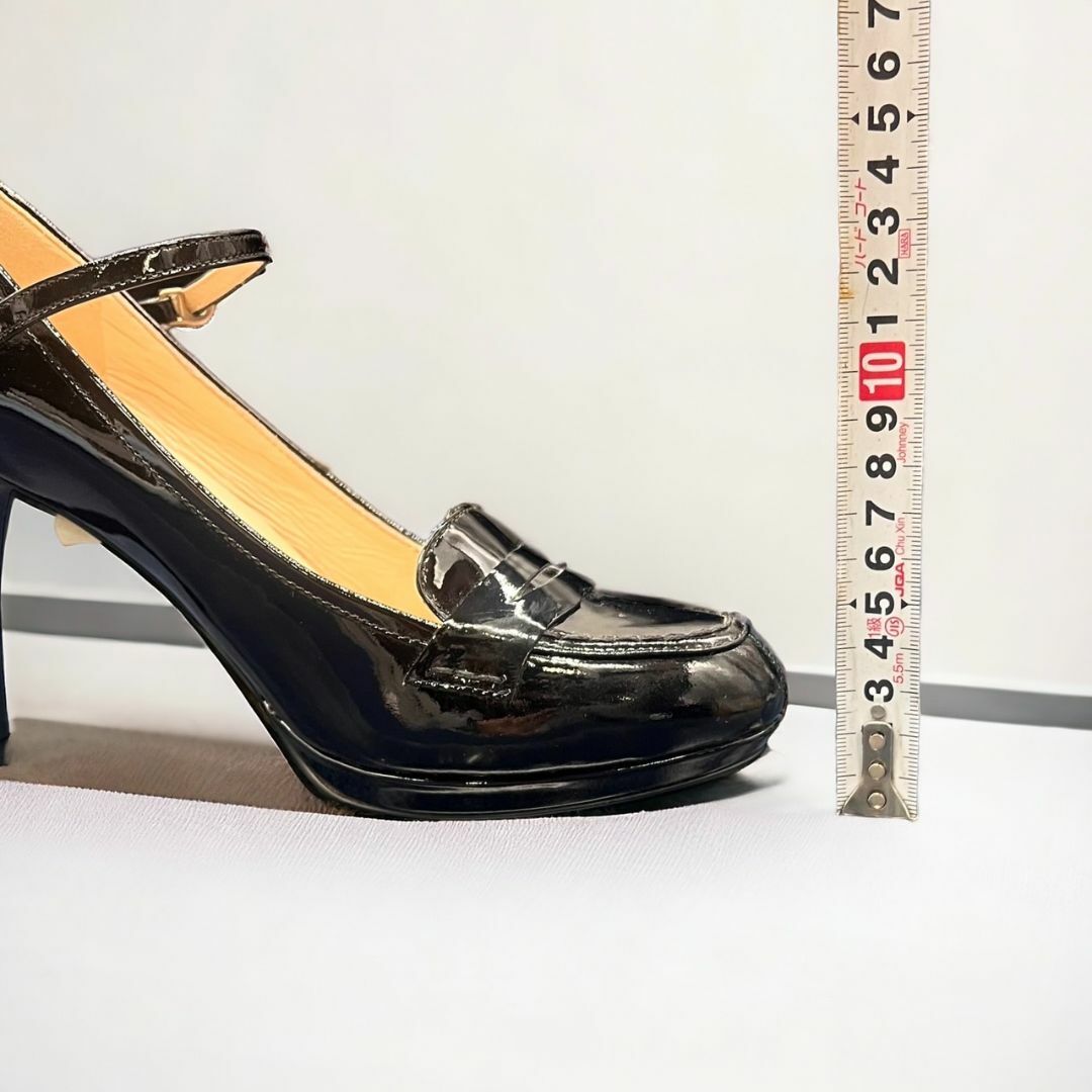 EIZO(エイゾー)のEIZO ストラップ　エナメル　パンプス　ラウンドトゥ　24.5cm レディースの靴/シューズ(ハイヒール/パンプス)の商品写真