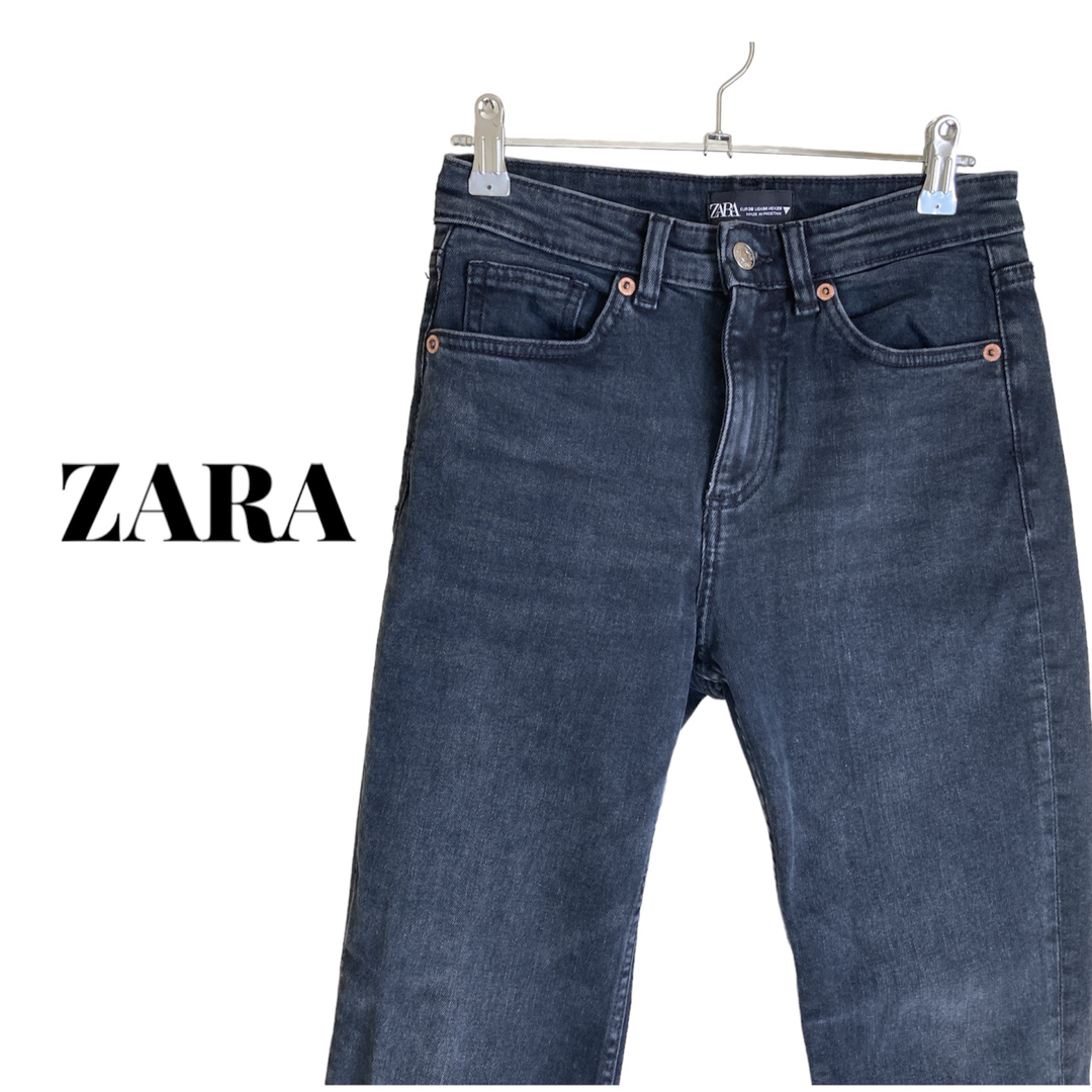 ZARA(ザラ)のZARA ブラック デニム 切りっぱなし クロップド ストレート ジーンズ ザラ レディースのパンツ(デニム/ジーンズ)の商品写真