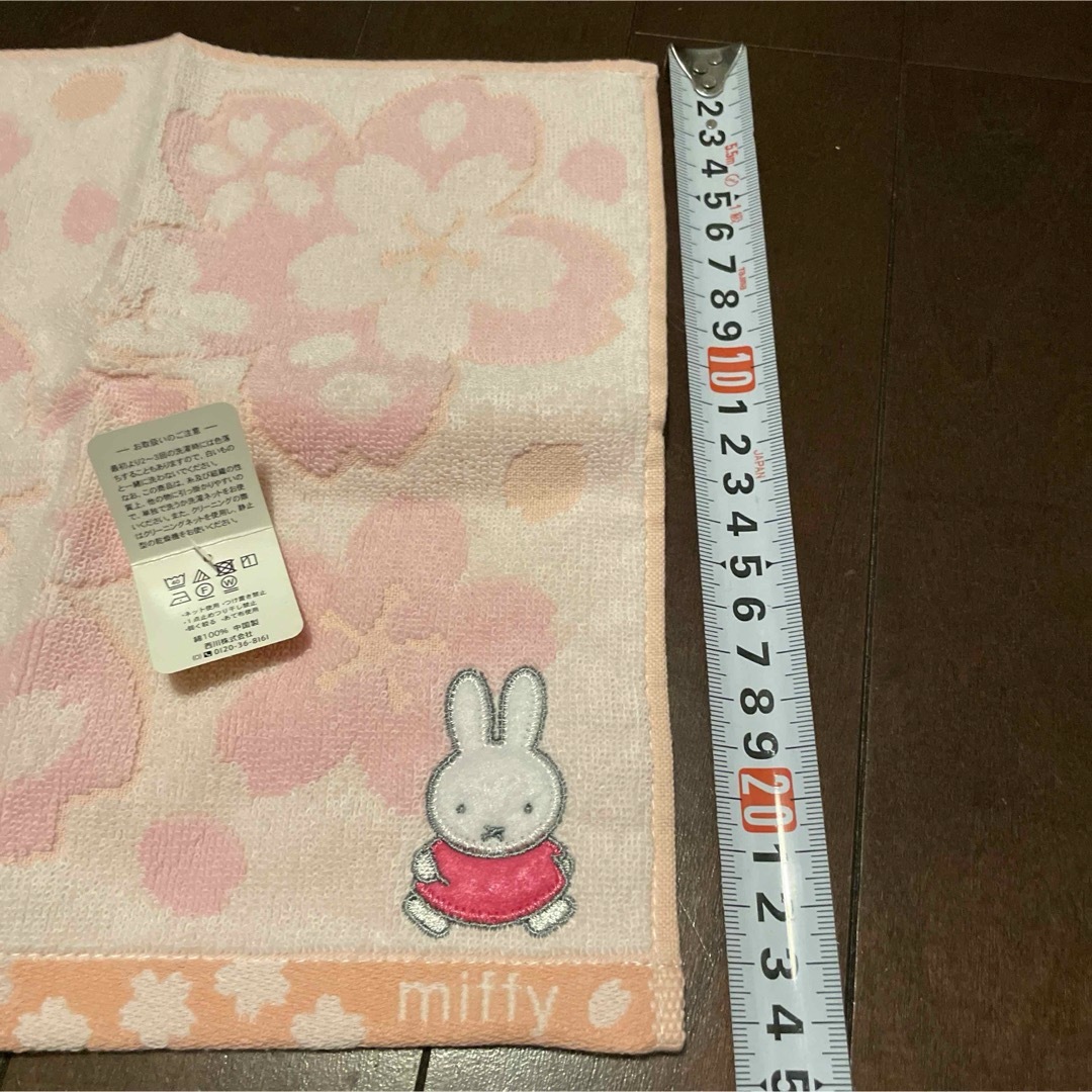 miffy(ミッフィー)のミッフィのタオルハンカチ レディースのファッション小物(ハンカチ)の商品写真