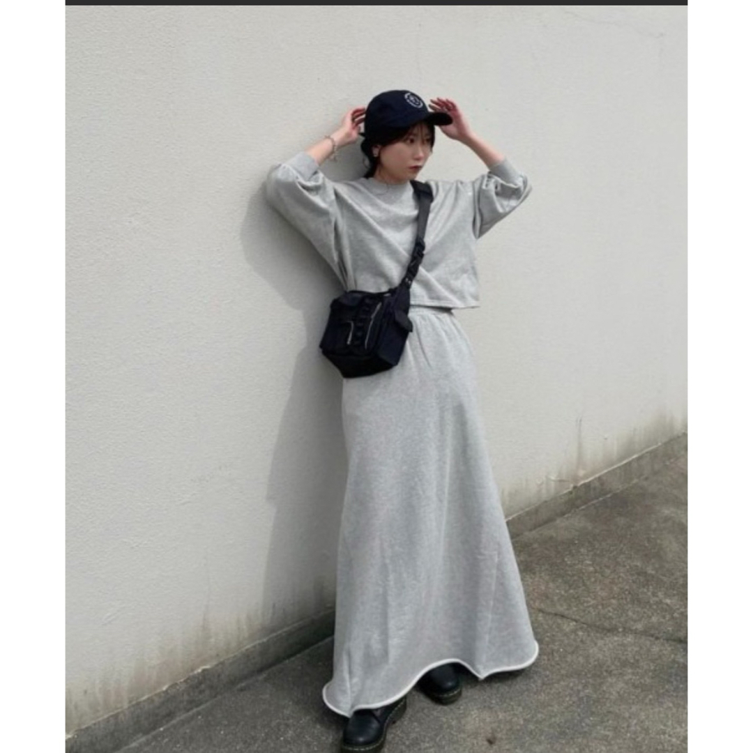 Ameri VINTAGE(アメリヴィンテージ)のGLOSSY SWEAT SET UP DRESS レディースのトップス(トレーナー/スウェット)の商品写真