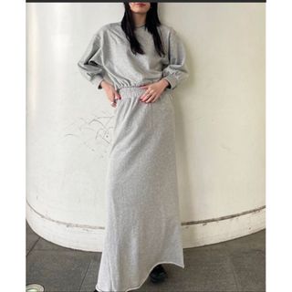 アメリヴィンテージ(Ameri VINTAGE)の新品⭐︎Ameri  アメリ　GLOSSY SWEAT SET UP DRESS(トレーナー/スウェット)