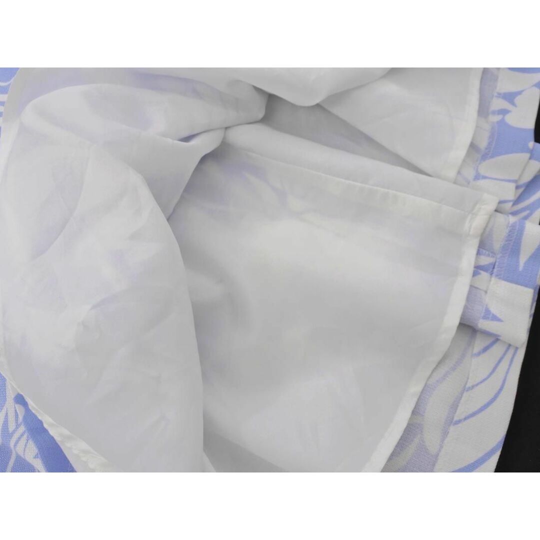 UNIVERVAL MUSE(ユニバーバルミューズ)のUNIVERVAL MUSE ユニバーバルミューズ 花柄 Aライン 台形 スカート 白ｘ青 ■◇ レディース レディースのスカート(ミニスカート)の商品写真