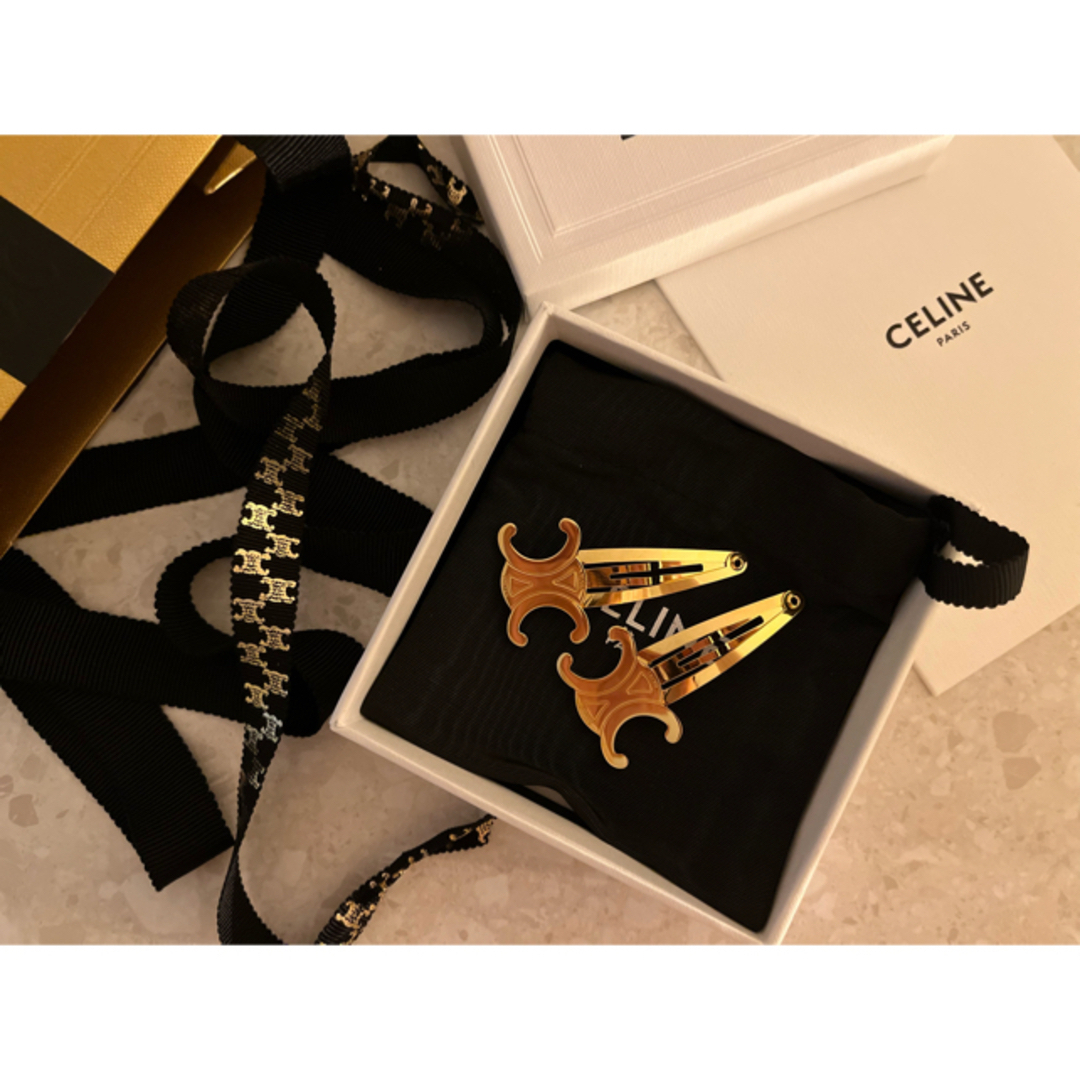 セリーヌCELINEトリオンフスナップヘアクリップ ゴールド ¥ 6万1600 セリーヌCELINEトリオンフスナップヘアクリップ ゴールド ¥ 6万1600