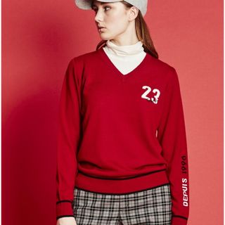 ニジュウサンク(23区)の23区GOLF 定価2.2万 Vネック サーモキャッチ セーター レッド (ウエア)