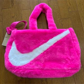 ナイキ(NIKE)のNIKE ピンク　ファーバッグ(トートバッグ)