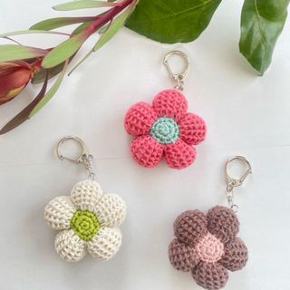 お花のキーホルダー◼️ハンドメイド(キーホルダー/ストラップ)