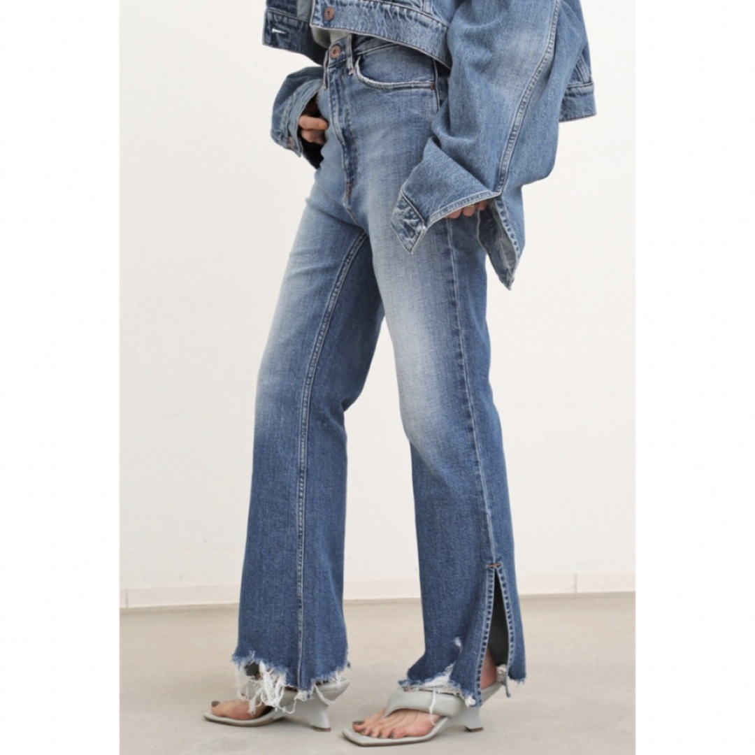 L'Appartement DEUXIEME CLASSE(アパルトモンドゥーズィエムクラス)の【3×1/スリーバイワン】EMPIRE CROP FLARE DENIM 26 レディースのパンツ(デニム/ジーンズ)の商品写真