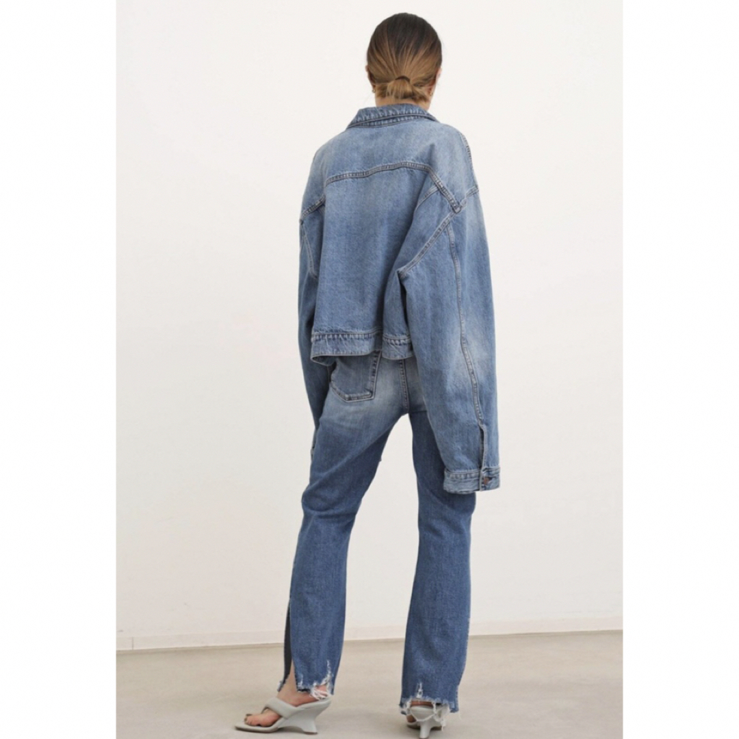 L'Appartement DEUXIEME CLASSE(アパルトモンドゥーズィエムクラス)の【3×1/スリーバイワン】EMPIRE CROP FLARE DENIM 26 レディースのパンツ(デニム/ジーンズ)の商品写真