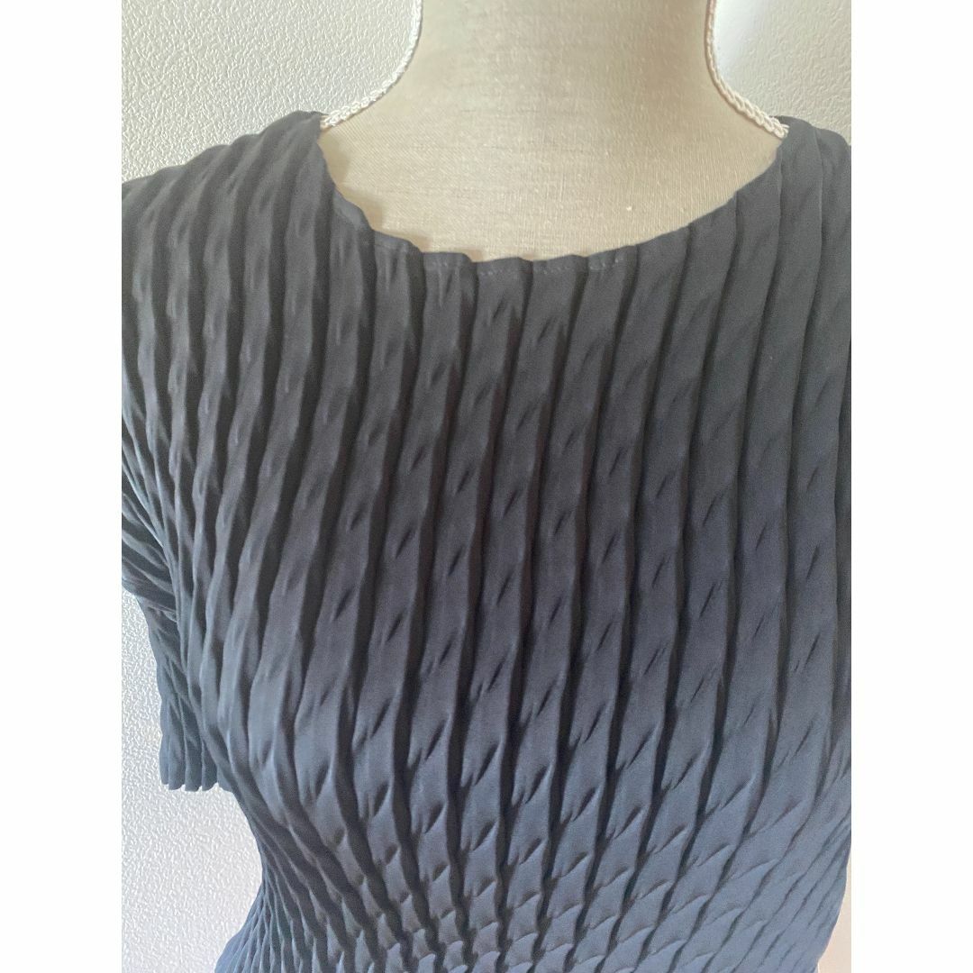 ISSEY MIYAKE(イッセイミヤケ)のISSEY MIYAKE 半袖トップ レディースのトップス(Tシャツ(長袖/七分))の商品写真