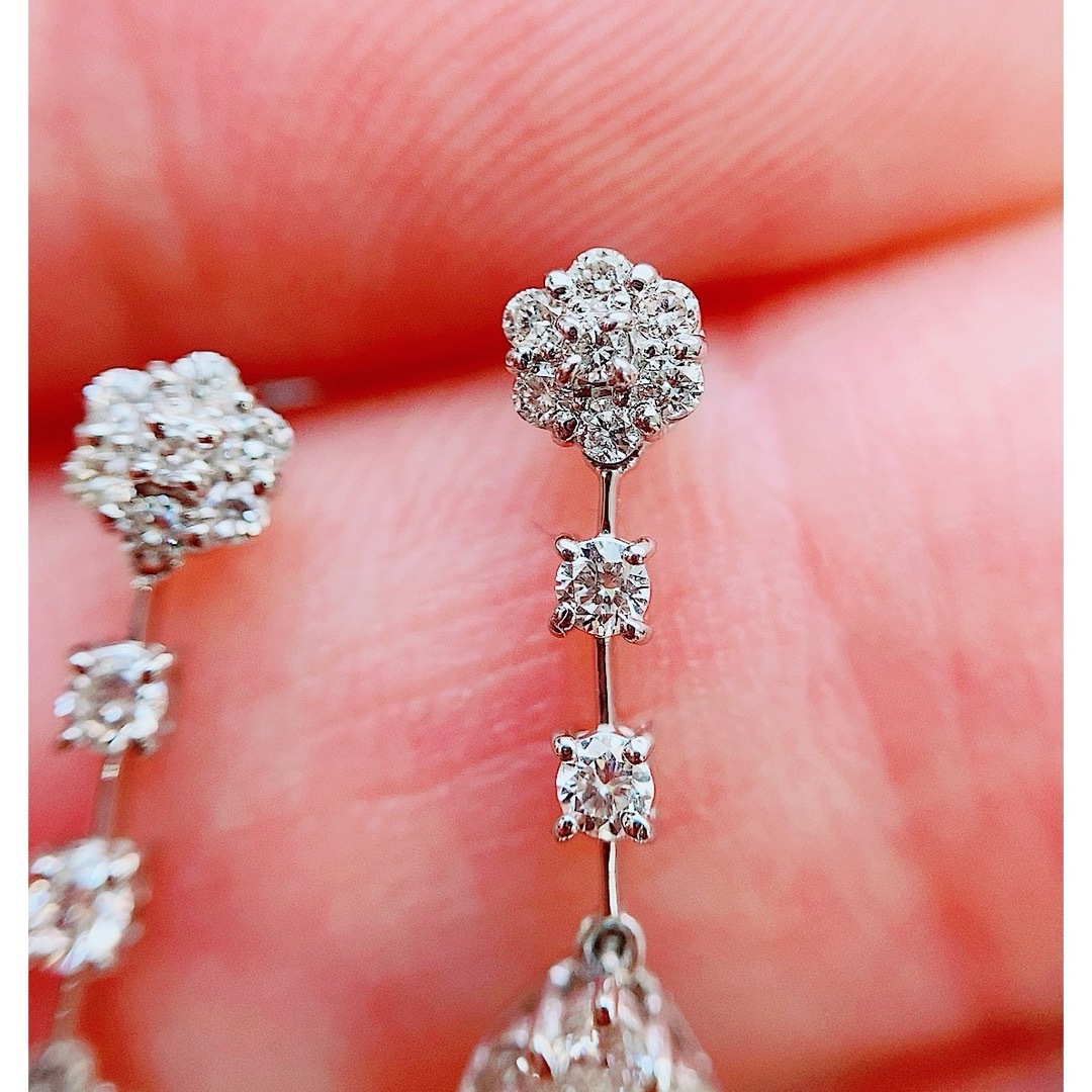 ★0.80ct★✨ペアシェイプダイヤモンドプラチナ揺れるピアス イヤリング レディースのアクセサリー(ピアス)の商品写真