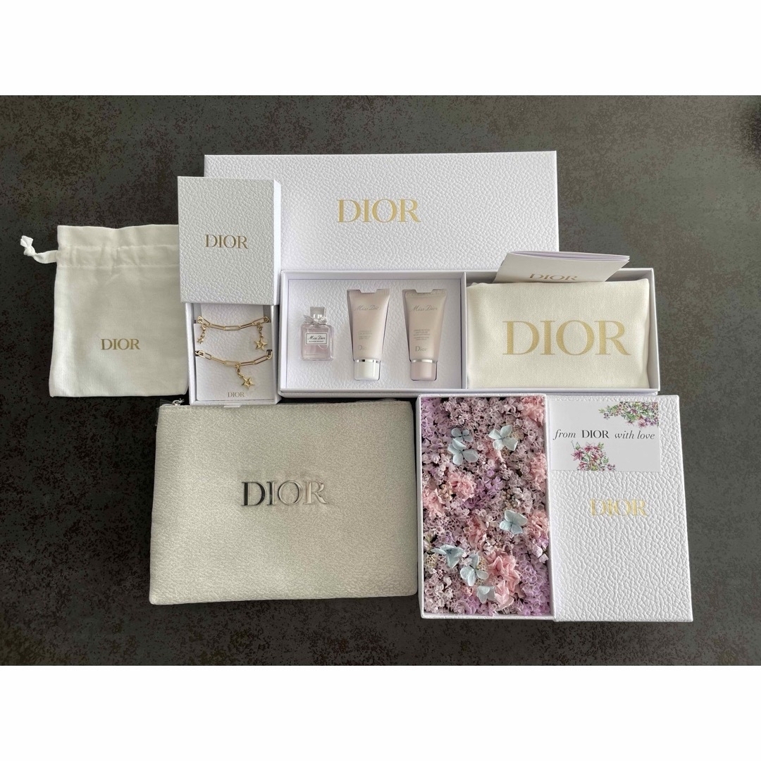 Christian Dior(クリスチャンディオール)のChristian Dior 3月にいただいたノベルティ8点セット  エンタメ/ホビーのコレクション(ノベルティグッズ)の商品写真