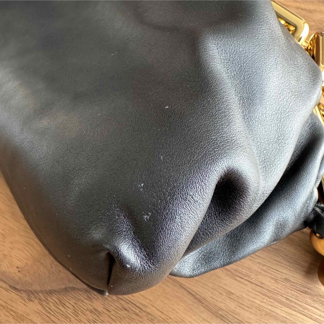 Bottega Veneta(ボッテガヴェネタ)のBOTTEGA VENETAブラック The Chain Pouch クラッチ レディースのバッグ(クラッチバッグ)の商品写真