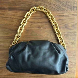 ボッテガヴェネタ(Bottega Veneta)のBOTTEGA VENETAブラック The Chain Pouch クラッチ(クラッチバッグ)