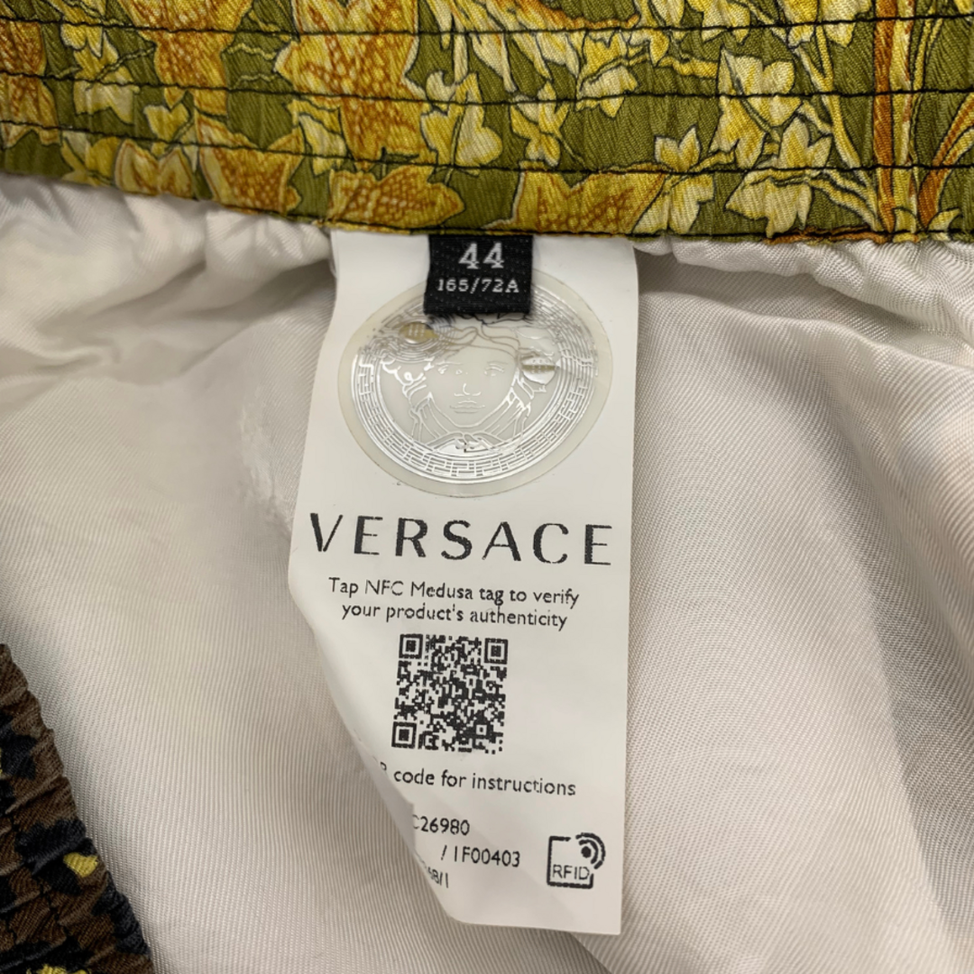 VERSACE(ヴェルサーチ)のヴェルサーチ ハーフパンツ A86432  バロッコ 総柄【AFB19】 メンズのパンツ(ショートパンツ)の商品写真