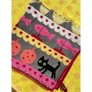 アツコマタノ(Atsuko Matano)のアツコマタノ　BIGサイズ　ハンドタオル　Gねこ39X39(タオル/バス用品)