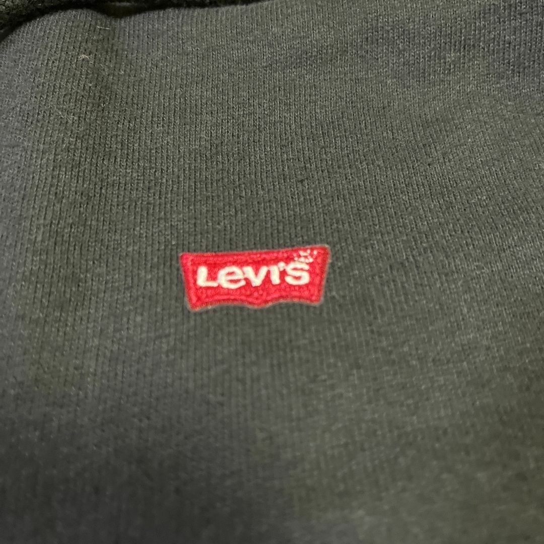 Levi's(リーバイス)の定番　シンプル　リーバイス　レディースパーカー　ネイビー　M （日本女性L） レディースのトップス(パーカー)の商品写真