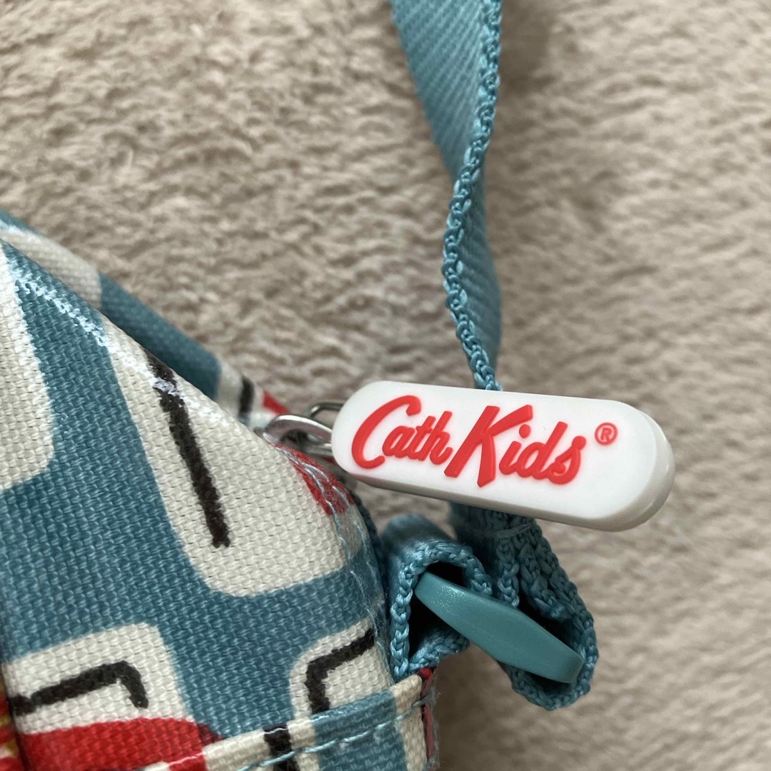 Cath Kidston(キャスキッドソン)のキャスキッドソン　ロンドンバス　ショルダーバッグ　キッズ　かばん　こども キッズ/ベビー/マタニティのこども用バッグ(その他)の商品写真