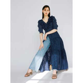 スナイデル(SNIDEL)のFRILL LONG DRESS ネイビー(ロングワンピース/マキシワンピース)