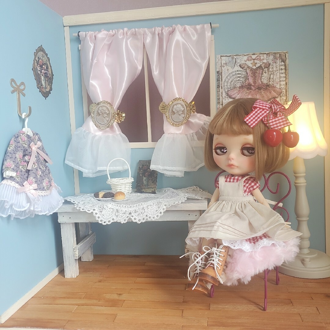 水色ピンク*ドールハウス*ハンドメイド*ブライス.カスタムドール.リカちゃんなど ハンドメイドのハンドメイド その他(その他)の商品写真