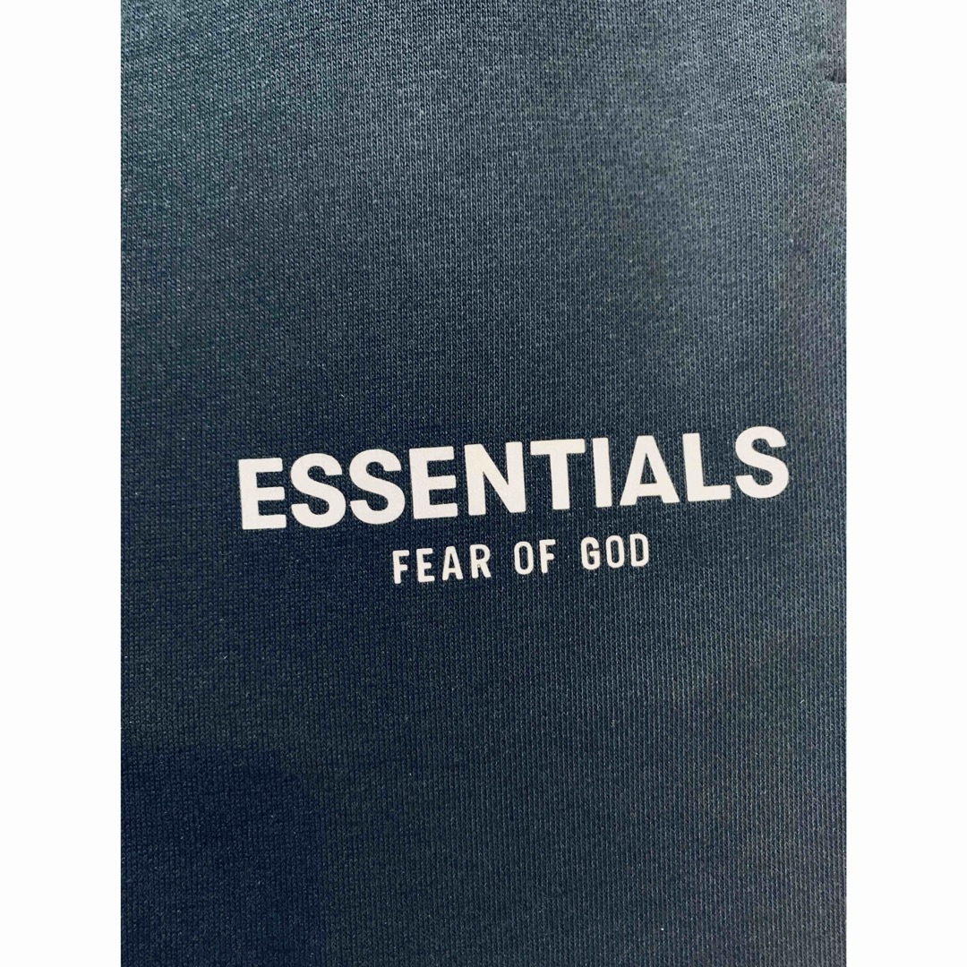 Essential(エッセンシャル)のFOG Essentials ハーフパンツ ショートパンツ 高級感光るLOGO メンズのパンツ(ショートパンツ)の商品写真