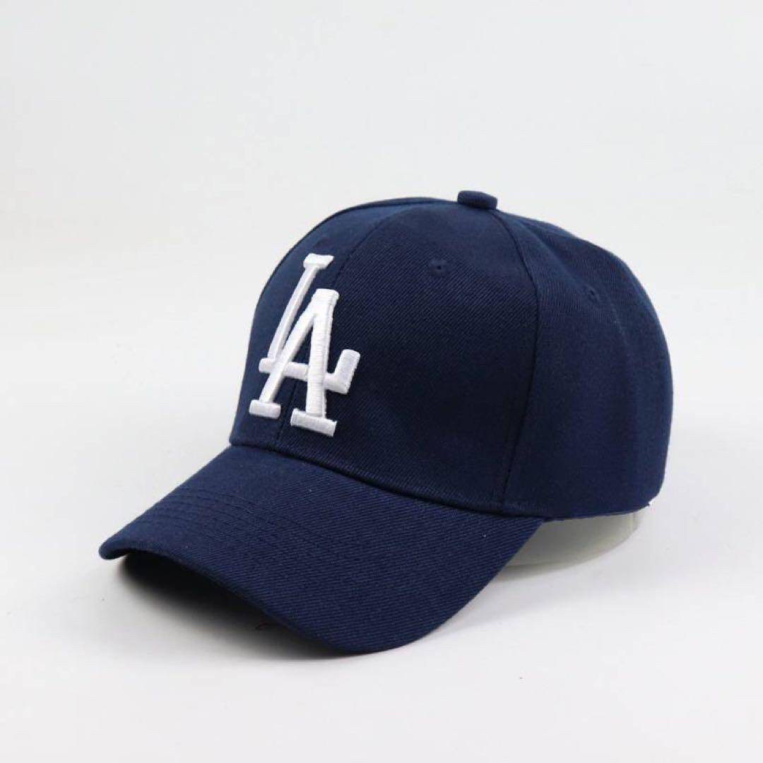 レア物⭐️新品LAロゴ ネイビーキャップ帽子 ニューエラ・47・NY好きな方必見 メンズの帽子(キャップ)の商品写真