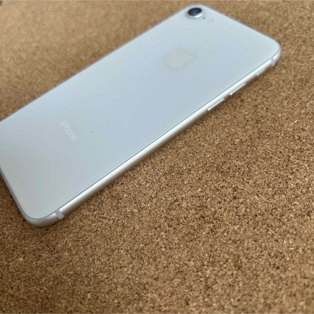 iPhone(アイフォーン)の8 電池最良好 iPhone8 64GB SIMフリー スマホ/家電/カメラのスマートフォン/携帯電話(スマートフォン本体)の商品写真