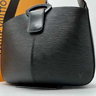 ルイヴィトン(LOUIS VUITTON)の【美品】ルイヴィトン エピ レヴリ ショルダーバッグ レザー ブラック(ショルダーバッグ)