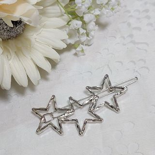 【新品/消毒済】3連スター 髪飾り(バレッタ/ヘアクリップ)