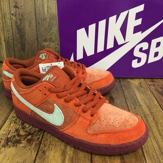 ナイキ(NIKE)のNIKE SB DUNK LOW PRO PRM MYSTIC RED ナイキ エスビー ダンクロー プロ プレミアム ミスティックレッド【7339-004】(スニーカー)