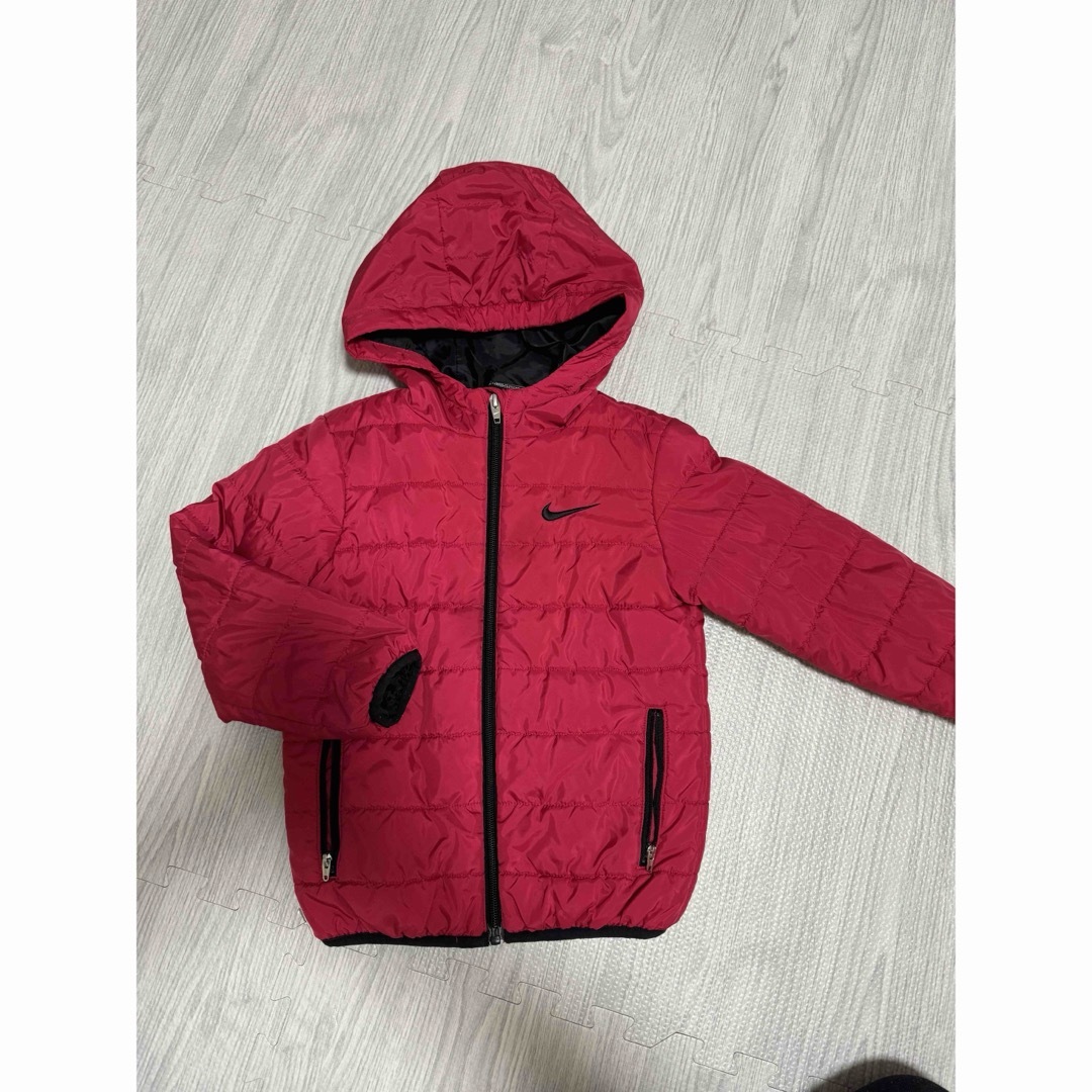 NIKE(ナイキ)のNIKE ホットピンク　ダウン　 キッズ/ベビー/マタニティのキッズ服女の子用(90cm~)(ジャケット/上着)の商品写真