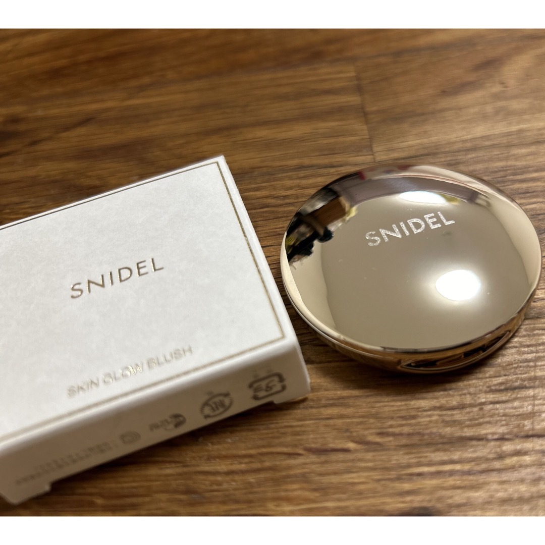 SNIDEL(スナイデル)の【新品未使用】スナイデル　スキングロウブラッシュ05 Baby Cheek コスメ/美容のベースメイク/化粧品(チーク)の商品写真