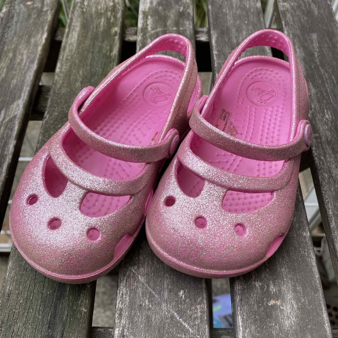 crocs(クロックス)のクロックスキッズ C7 15cm キッズ/ベビー/マタニティのキッズ靴/シューズ(15cm~)(サンダル)の商品写真